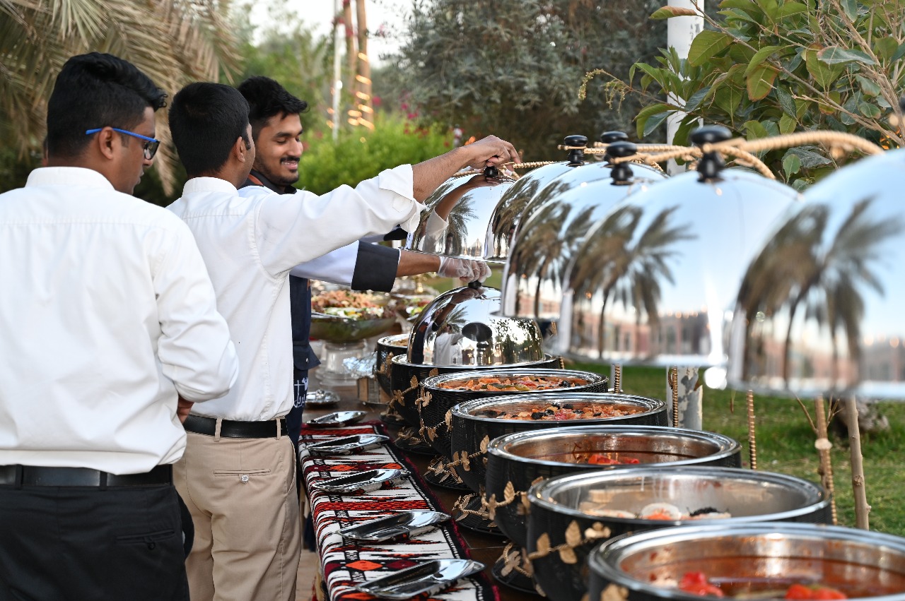 خدمة موظفين الضيافة